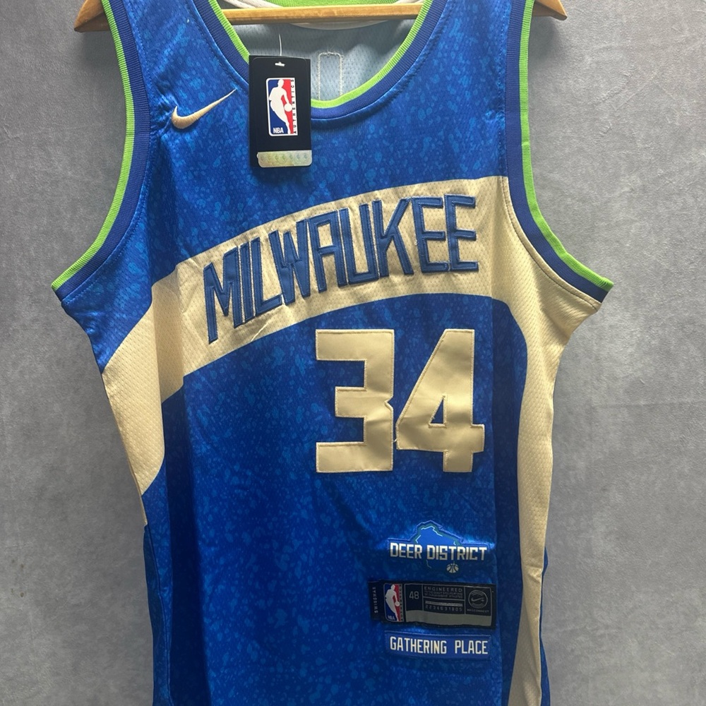 NBA Giannis Antetokounmpo Nike Swingman Jersey City Edition Size 48 Large L